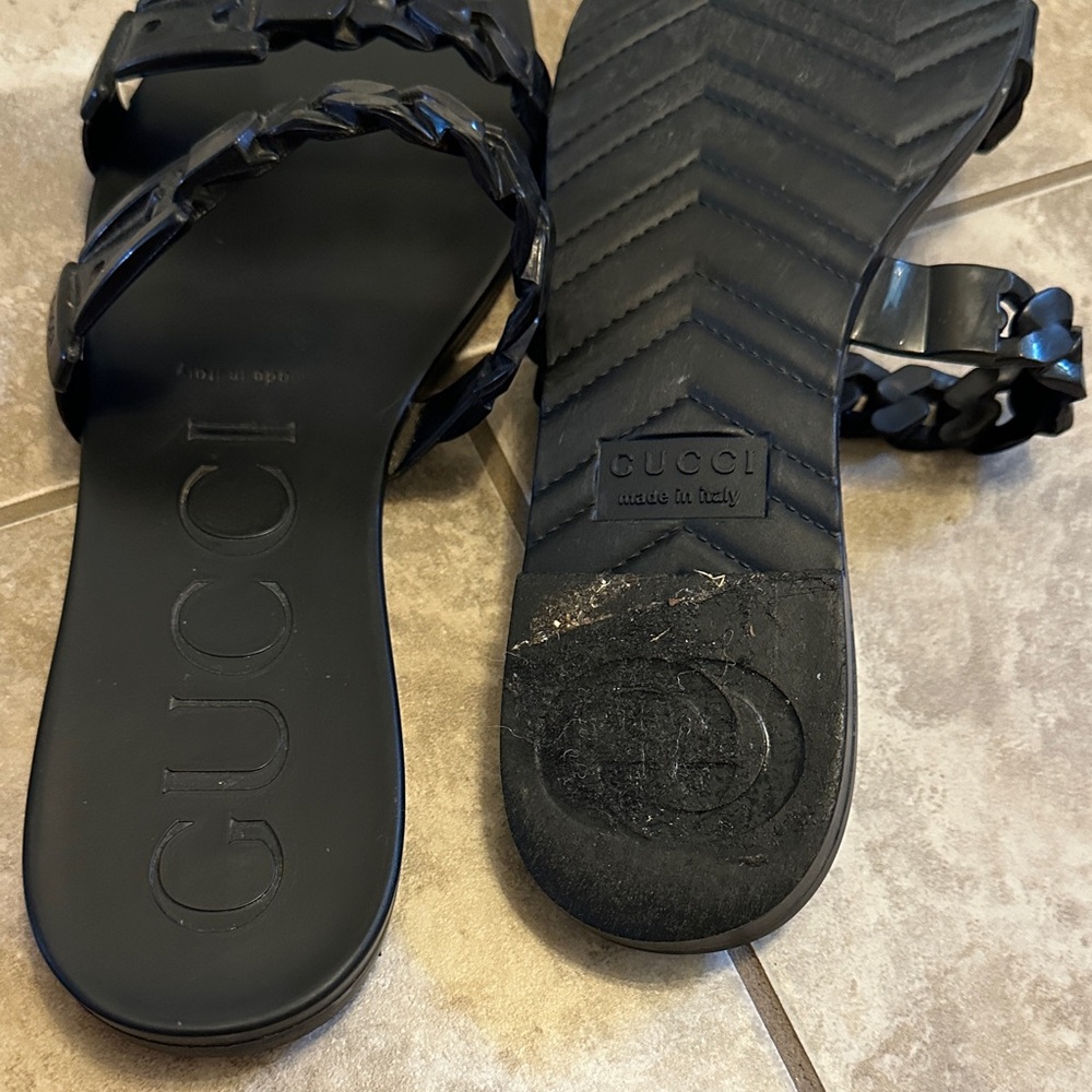 Black Women's Slippers - Picture 4 of 6